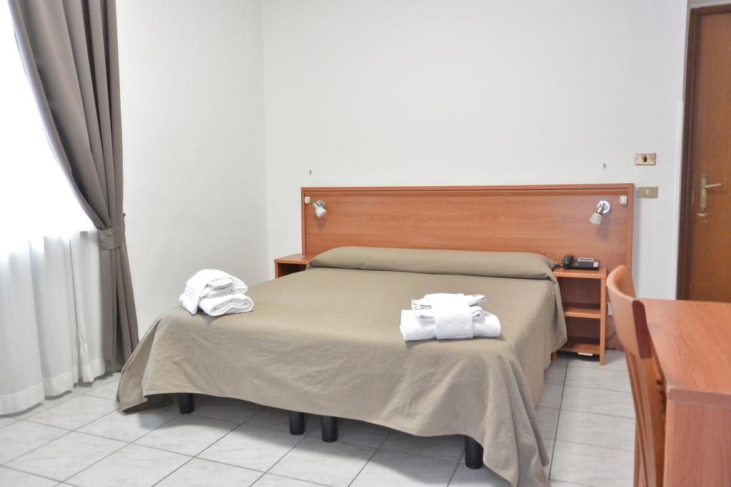 Hotel Trentina Milan Luaran gambar