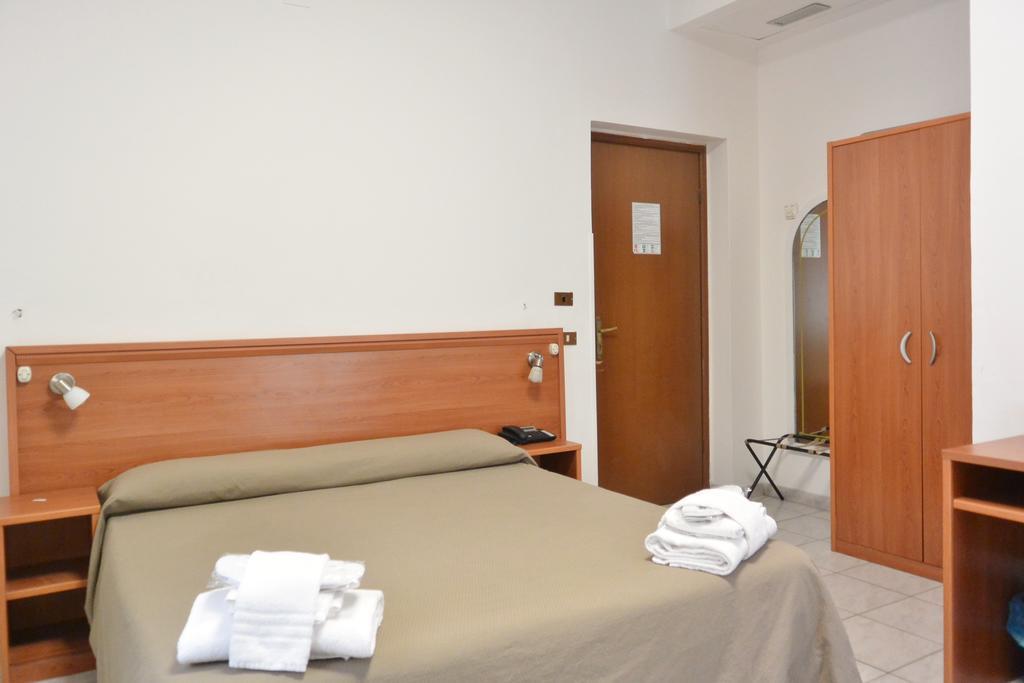 Hotel Trentina Milan Luaran gambar