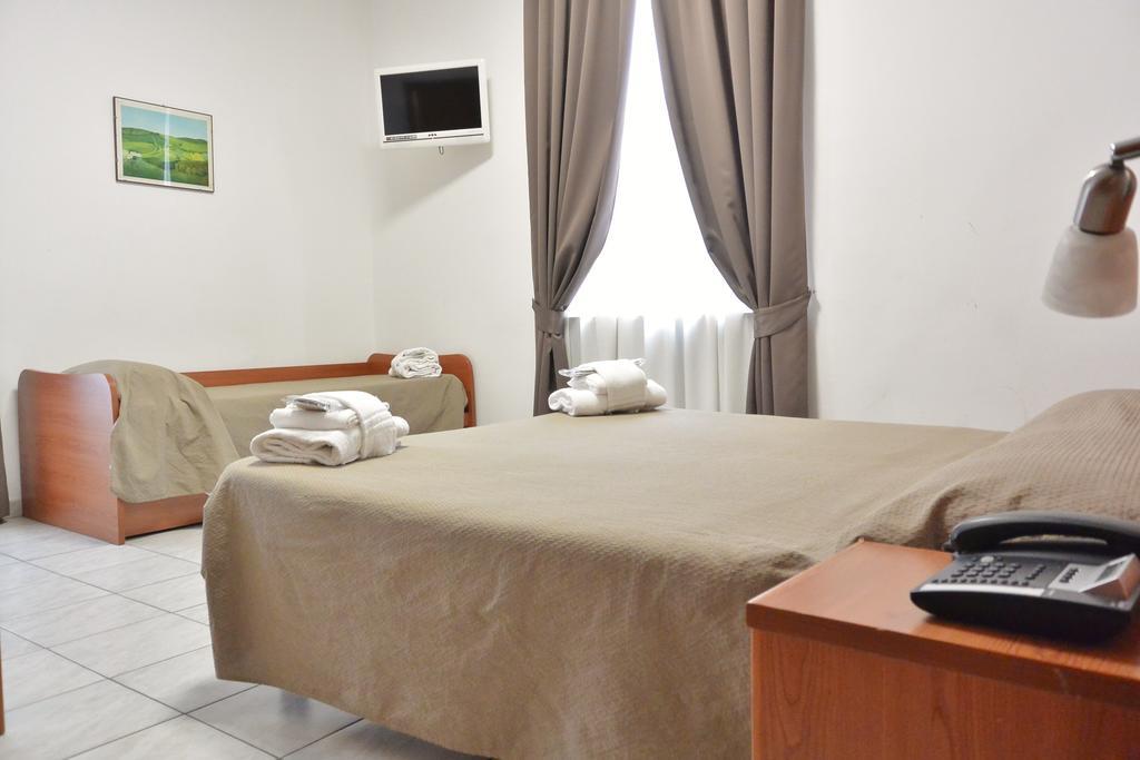 Hotel Trentina Milan Luaran gambar