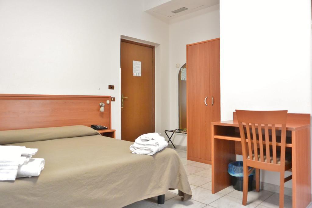 Hotel Trentina Milan Luaran gambar